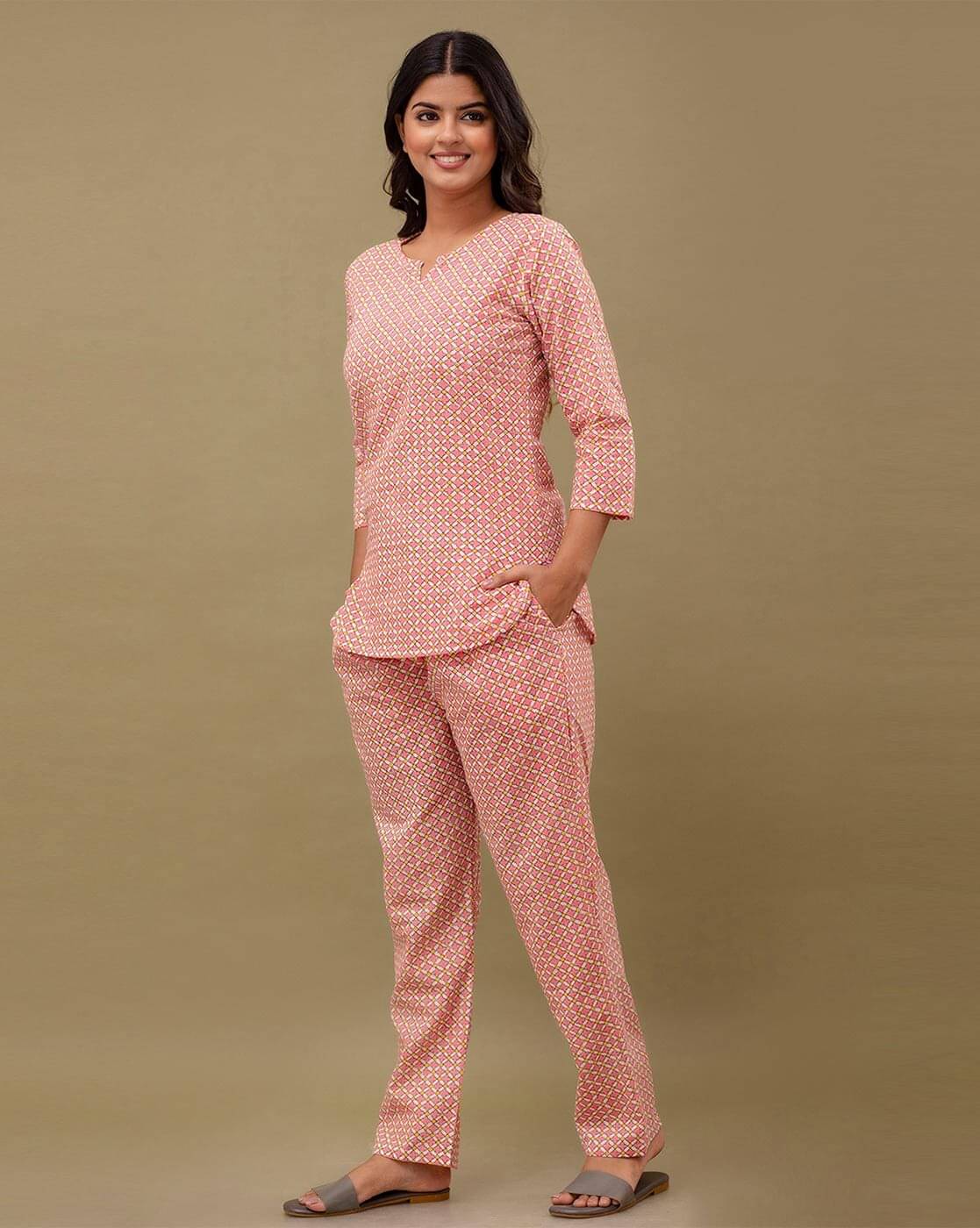     			Rangun Women Printed Top With Trousers Co-Ord Set ( Pink )