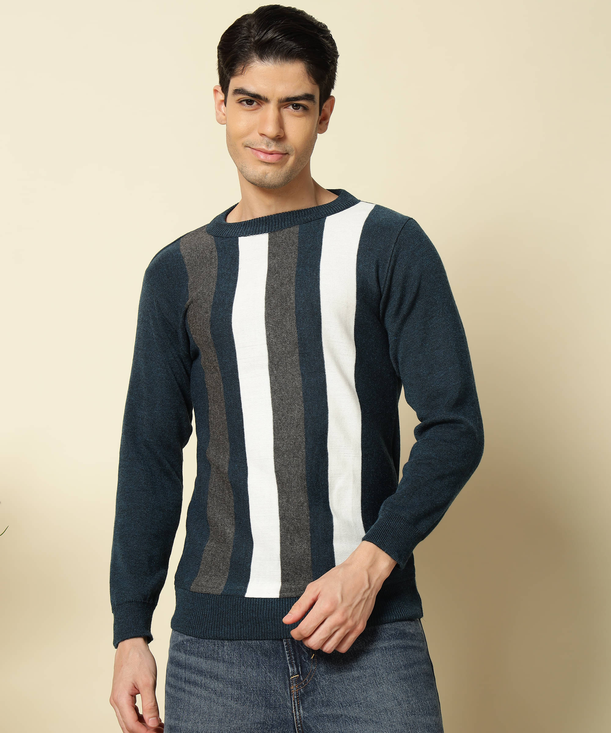     			TWOCRAZIIE Woollen Round Neck Men's Full Sleeves Pullover Sweater - Navy Blue ( Pack of 1 )