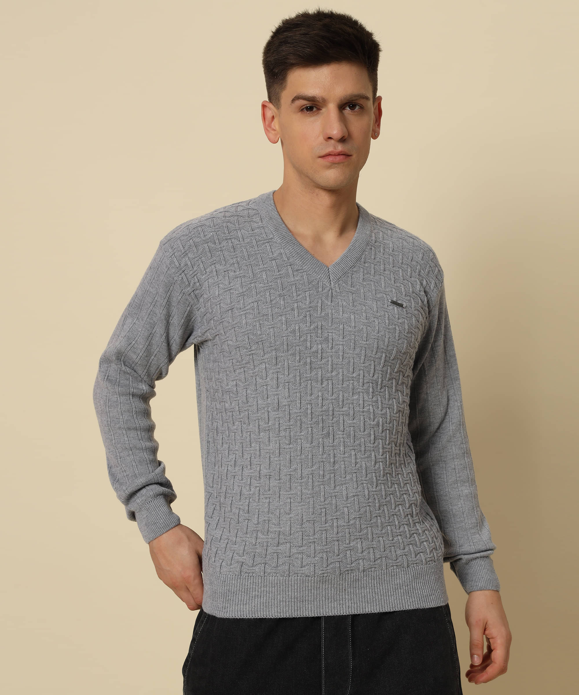     			TWOCRAZIIE Woollen V-Neck Men's Full Sleeves Pullover Sweater - Grey ( Pack of 1 )