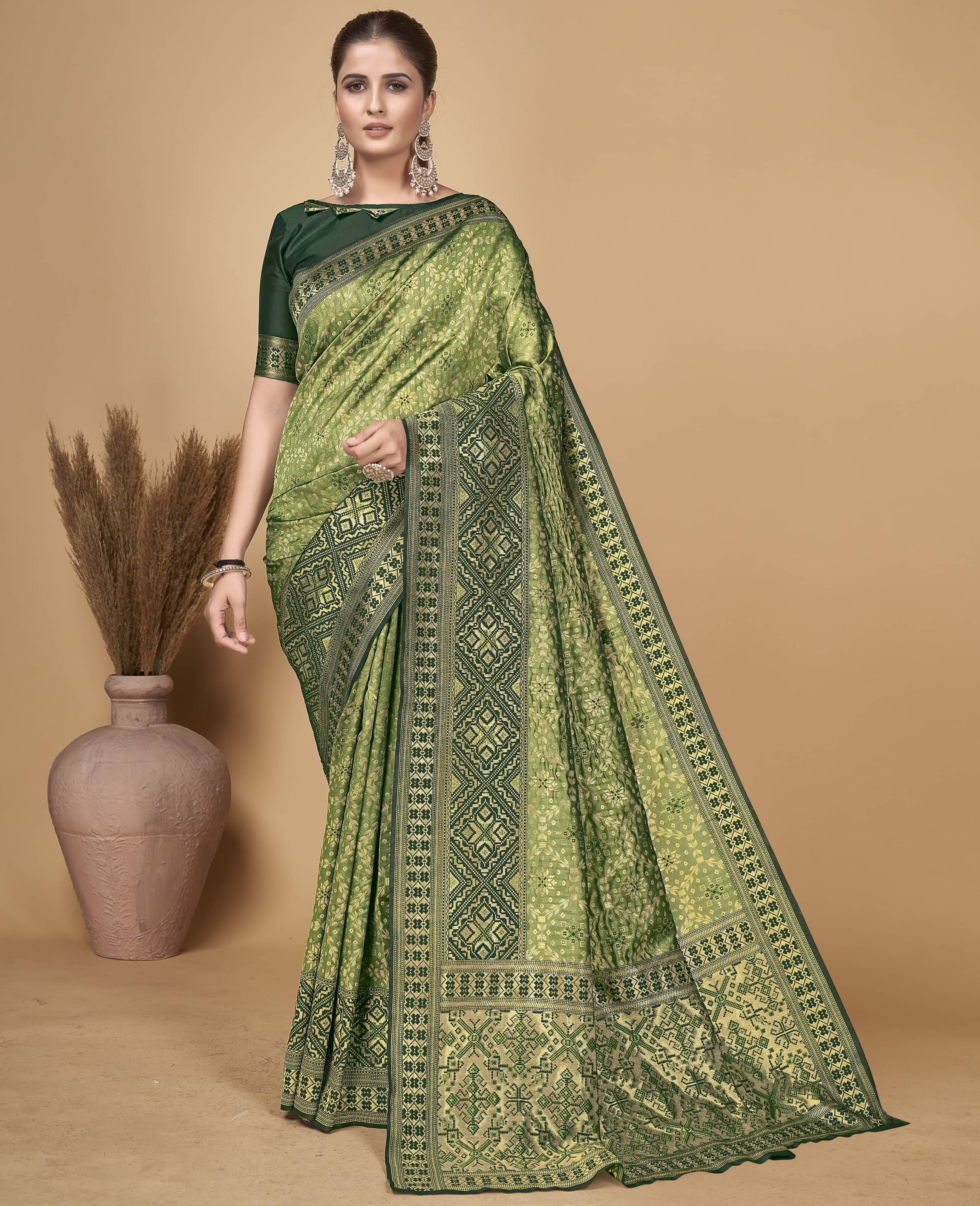 Sariya Jacquard Woven Saree With Unstitched Blouse Piece ( Lime Green ) Sariya Jacquard Woven Saree With Unstitched Blouse Piece ( Lime Green )