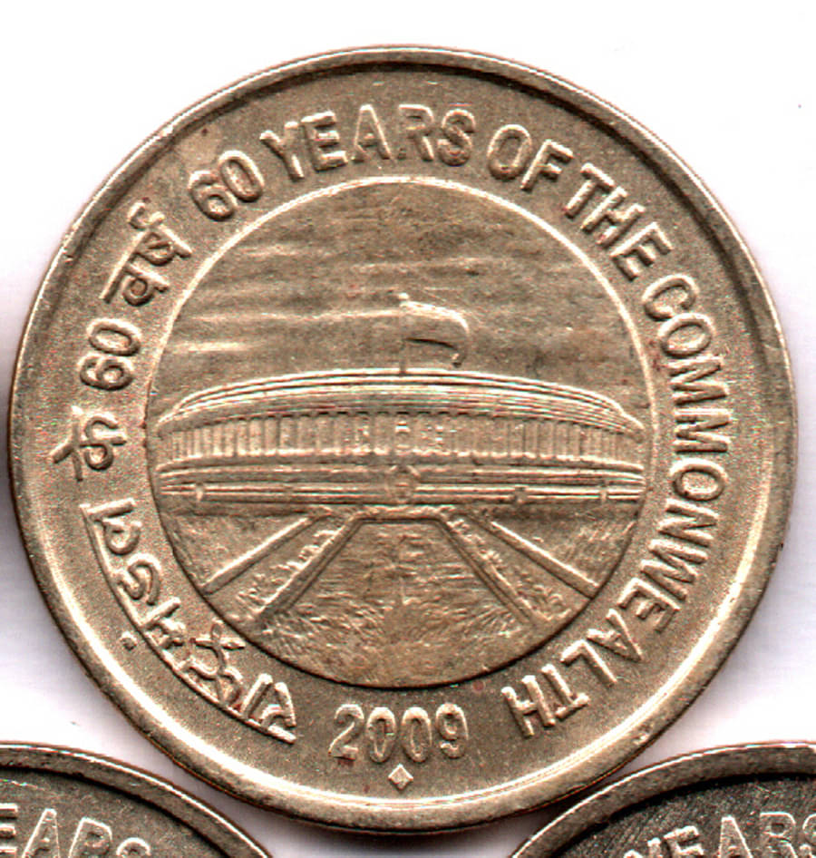     			RAJACOINS- 5 /  FIVE  RS / RUPEE /RUPEES  VERY RARE BRASS   U.N.C. 60 YEARS OF THE COMMONWEALTH  (1 PCS)  COMMEMORATIVE COLLECTIBLE- U.N.C.