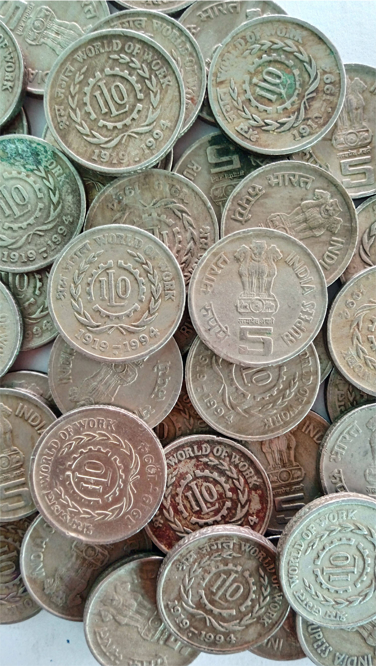     			5 RUPEES COMMEMORATIVE ILO