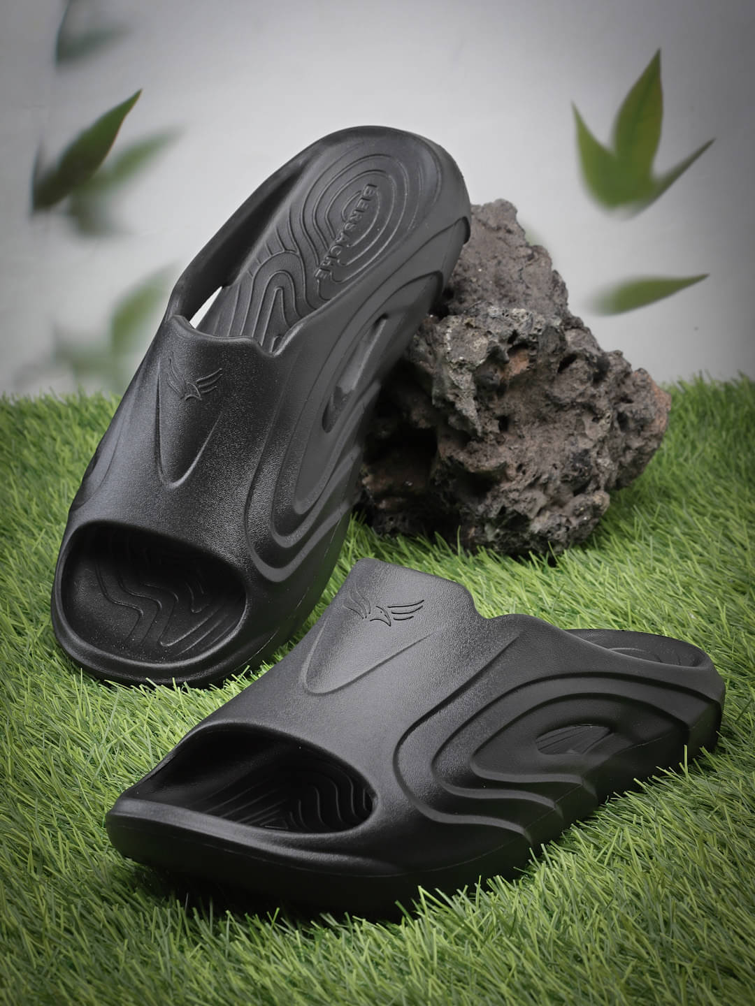     			Bersache - Black Men's Clogs