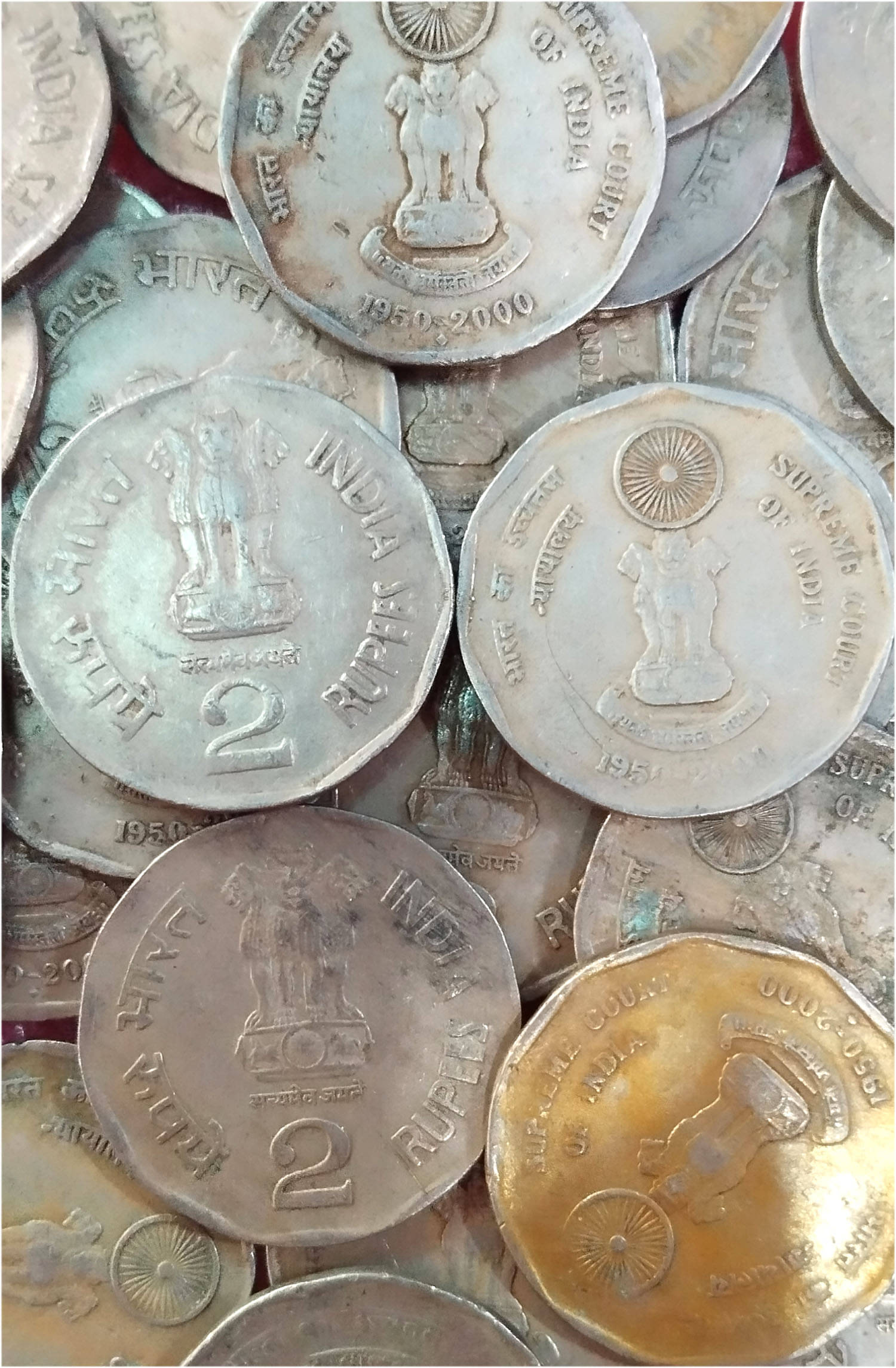     			2 RUPEES COMMEMORATIVE SUPREME COURT