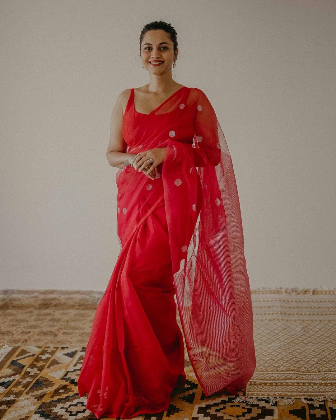 DEVYOG ENTERPRISE Cotton Blend Applique Saree With Unstitched Blouse Piece ( Red ) DEVYOG ENTERPRISE Cotton Blend Applique Saree With Unstitched Blouse Piece ( Red )