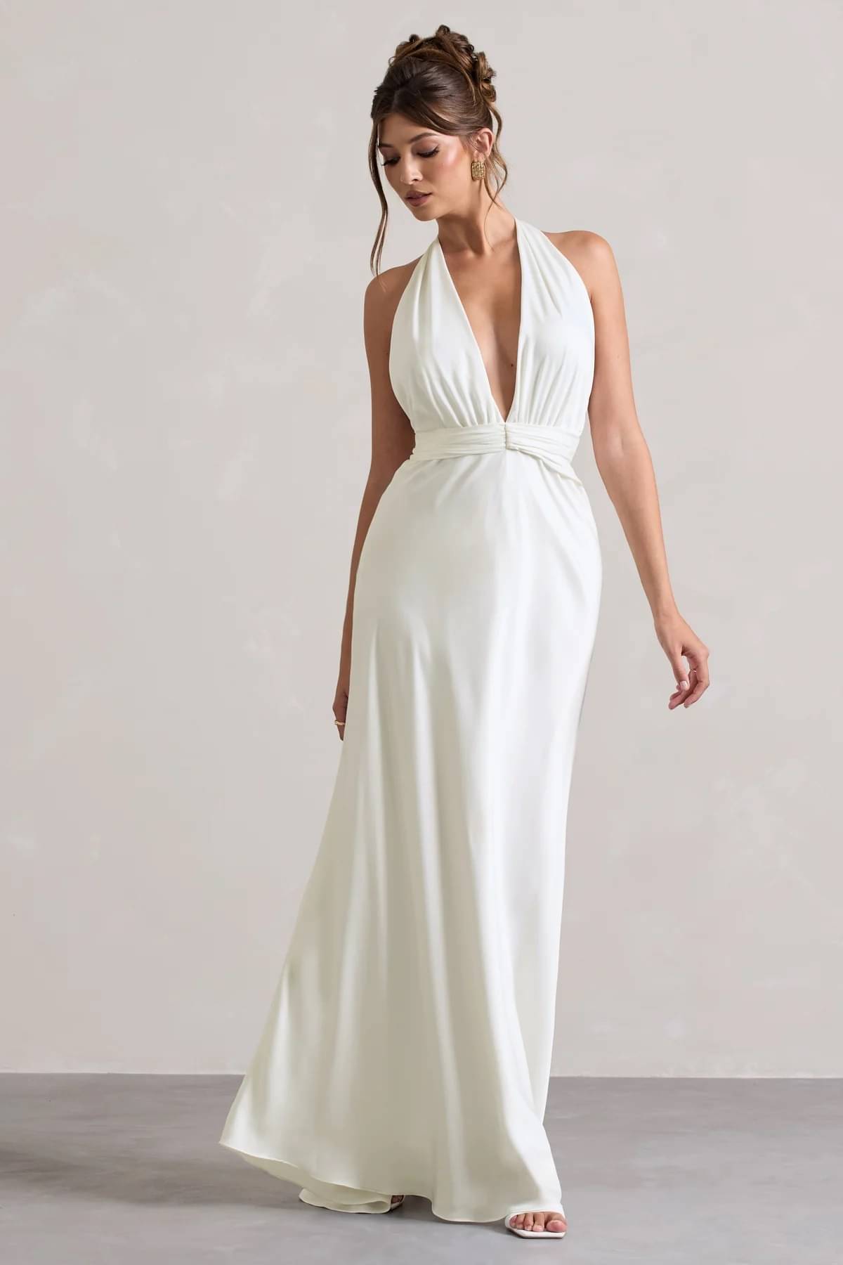     			Traquila White Flared Georgette Women's Stitched Ethnic Gown ( Pack of 1 )