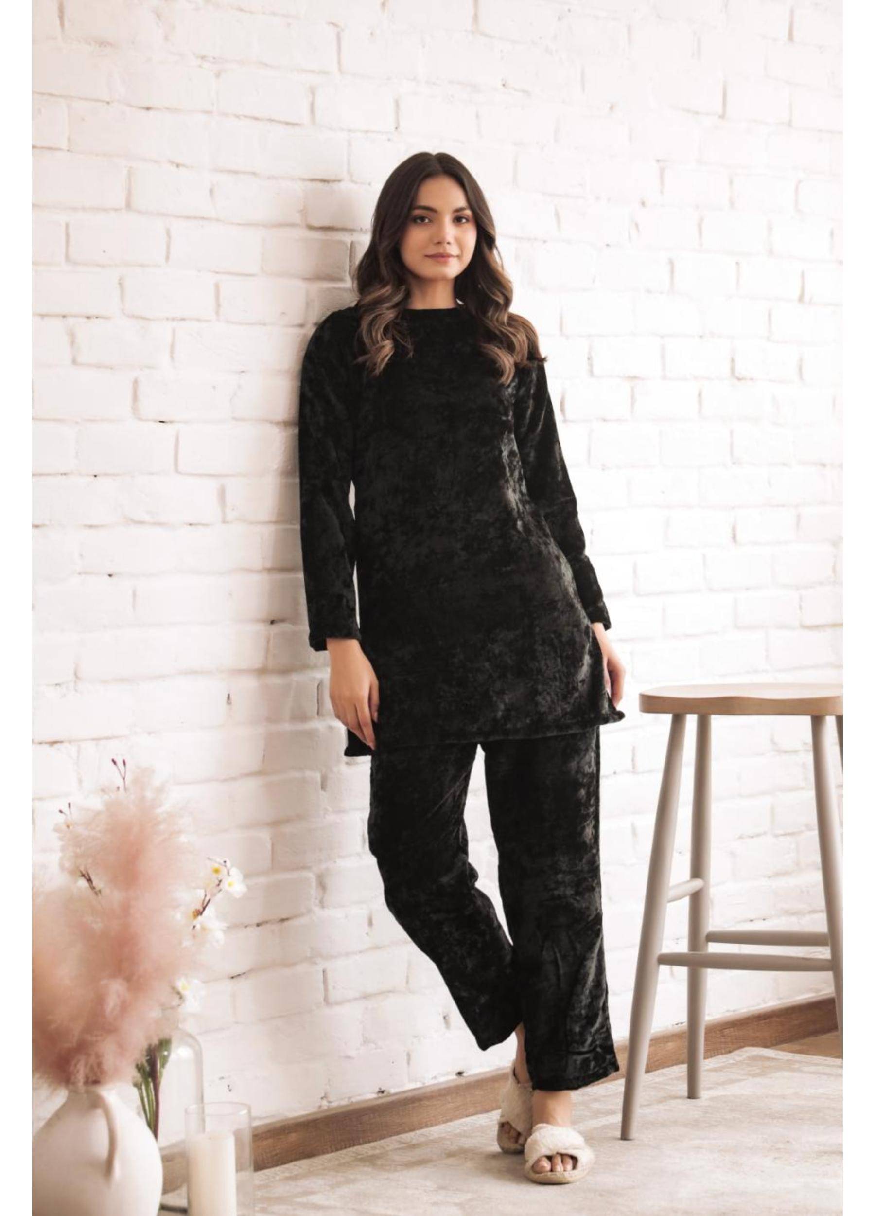     			Label Flavia Women Solid Shirt With Trousers Co-Ord Set ( Black )
