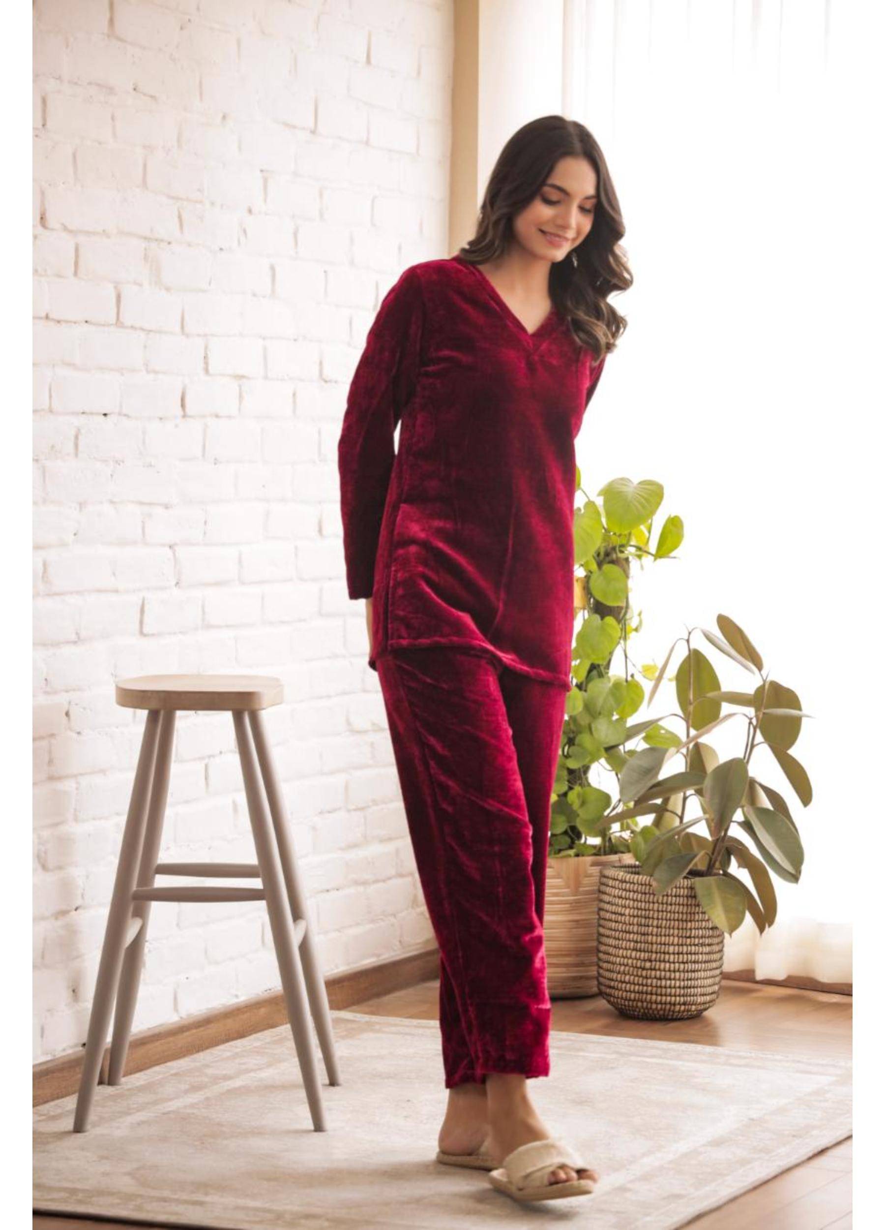 Label Flavia Women Solid Shirt With Trousers Co-Ord Set ( Maroon )     			Label Flavia Women Solid Shirt With Trousers Co-Ord Set ( Maroon )