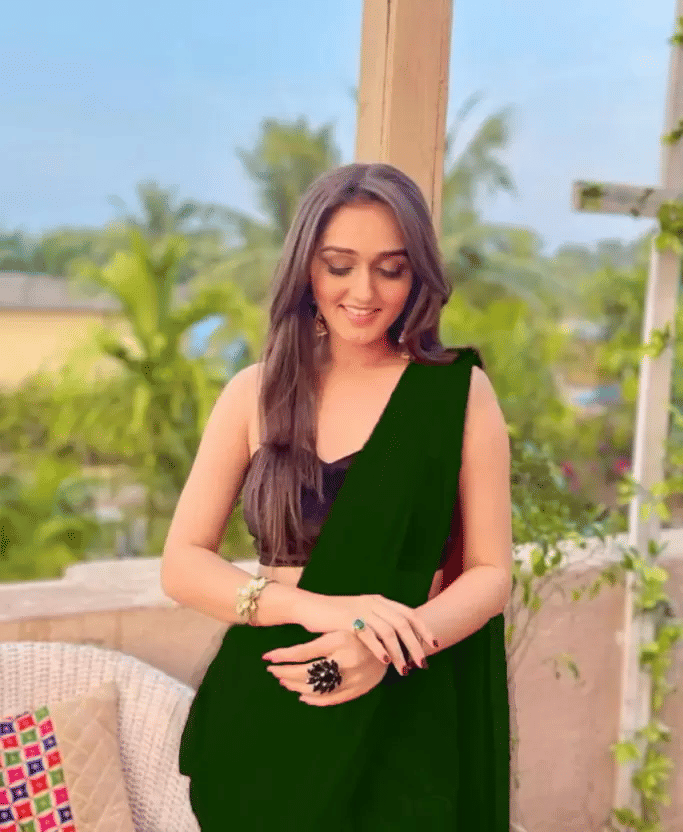 ASTYLOR Georgette Solid Saree Without Blouse Piece ( Green ) ASTYLOR Georgette Solid Saree Without Blouse Piece ( Green )