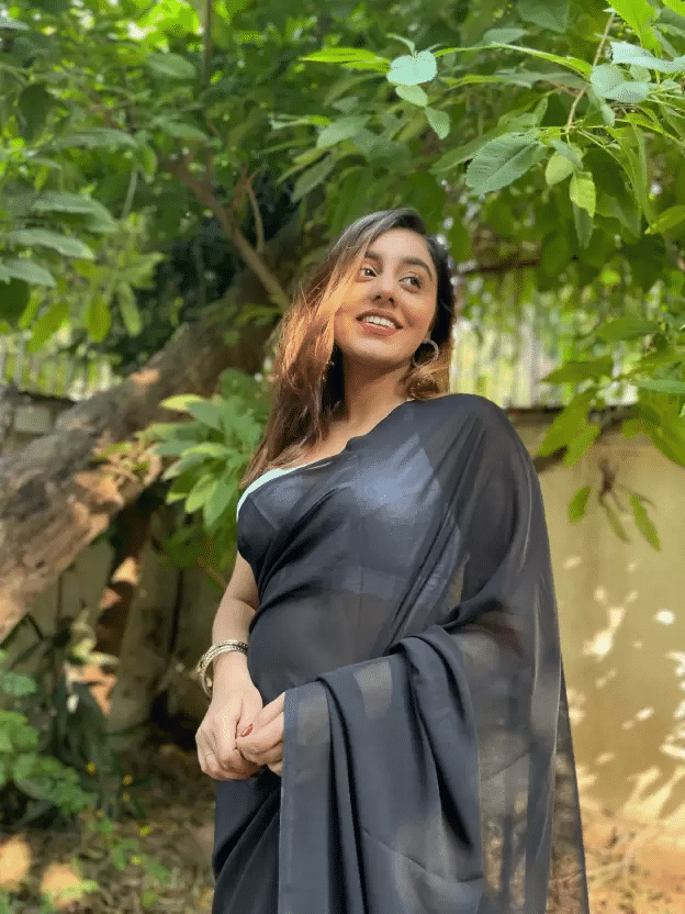     			ASTYLOR Georgette Solid Saree Without Blouse Piece ( Black )