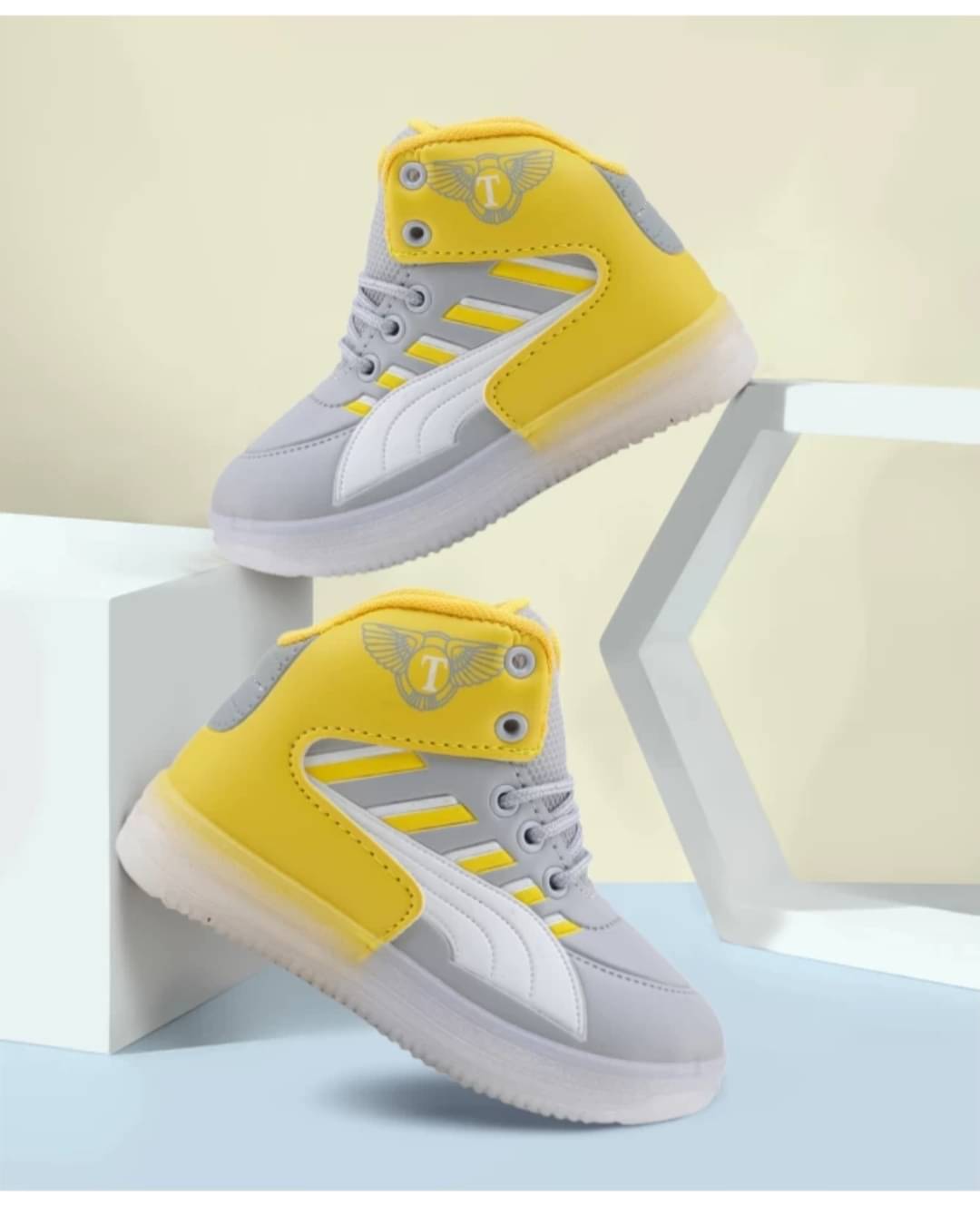     			ICONIC ME - Yellow Boy's LED Shoes ( 1 Pair )