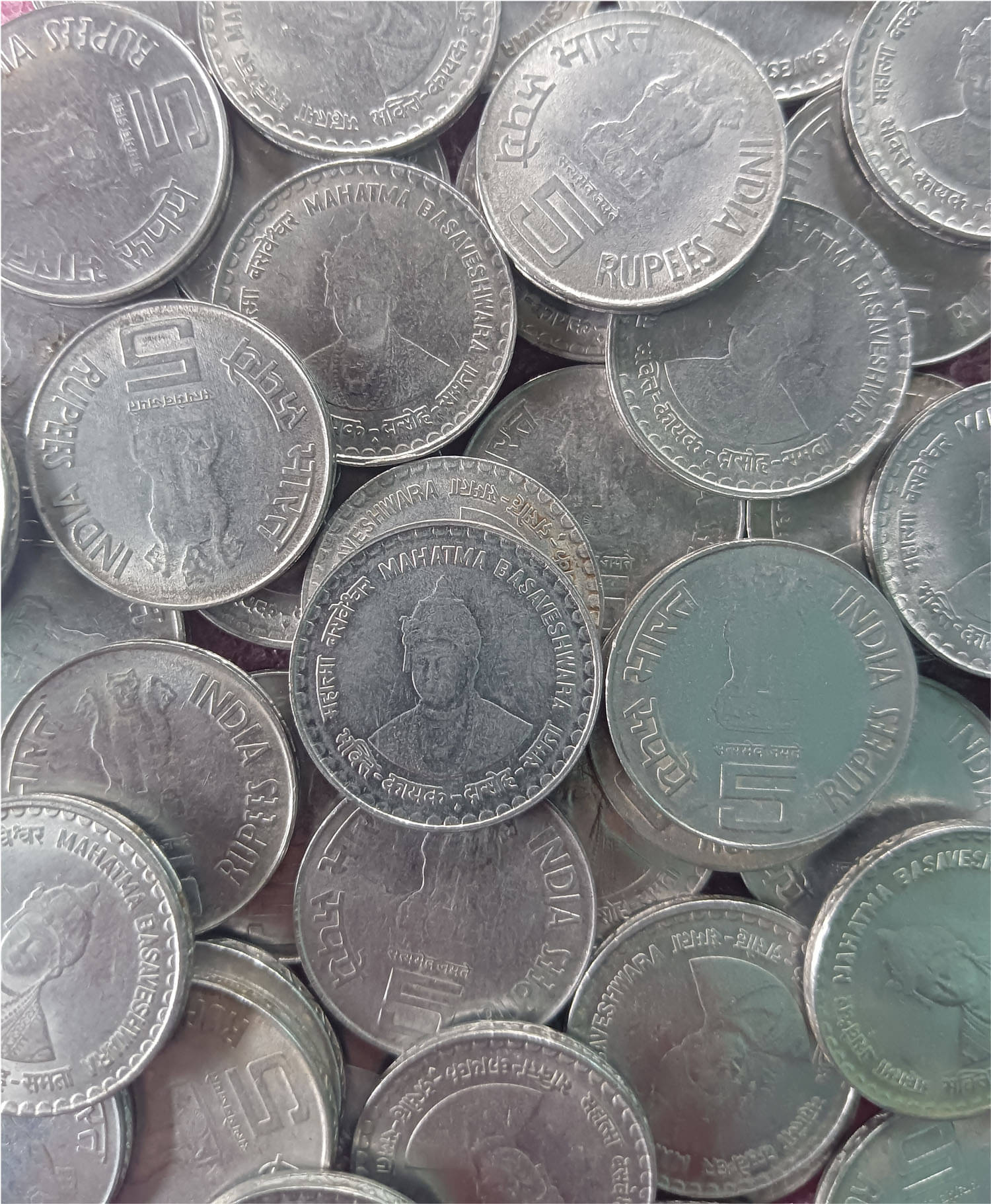     			5 RUPEES STEEL COMMEMORATIVE MAHATMA BASAVESHWARA