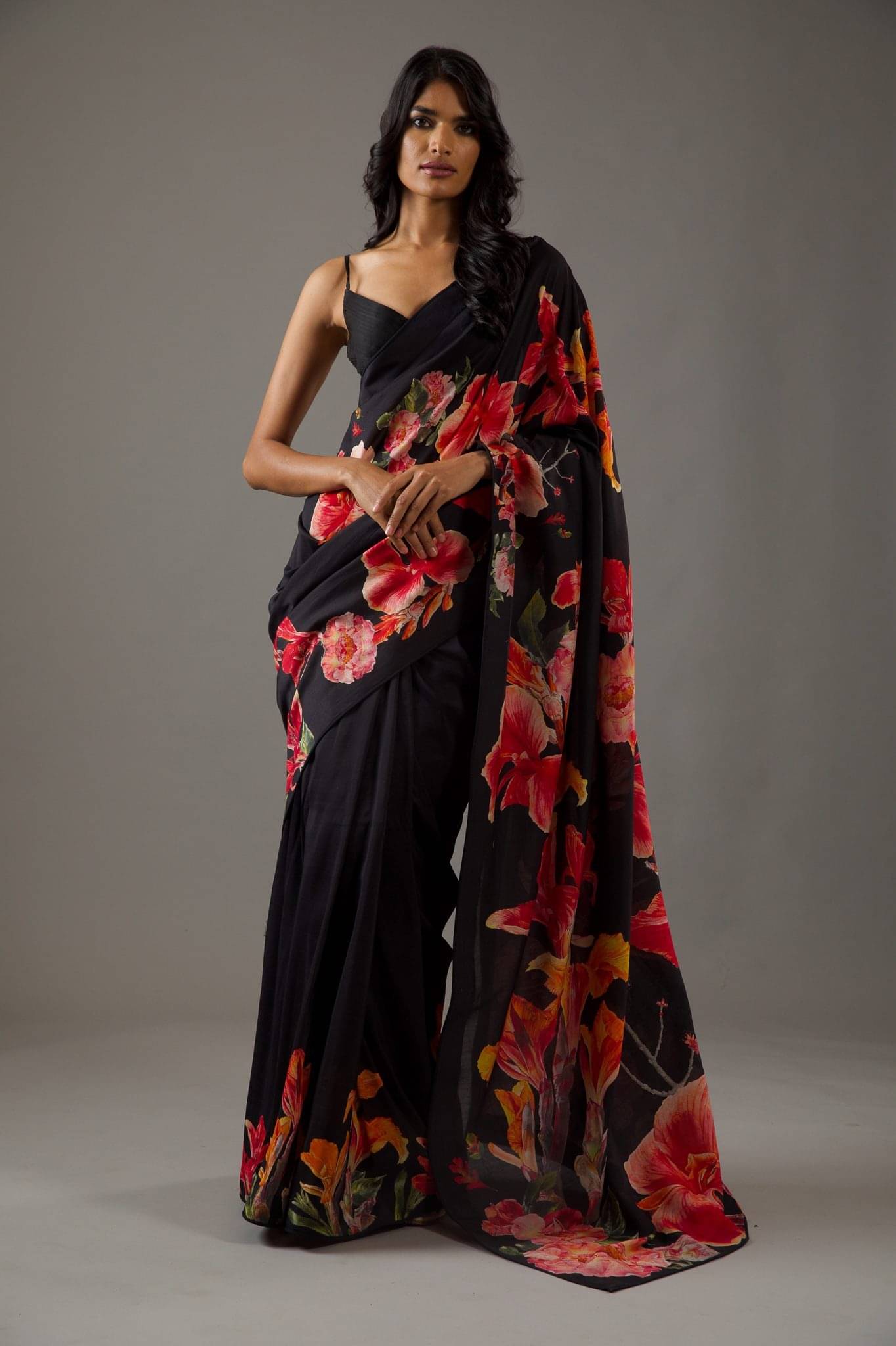 BLEESBURY Chiffon Printed Saree With Unstitched Blouse Piece ( Black,Red ) BLEESBURY Chiffon Printed Saree With Unstitched Blouse Piece ( Black,Red )