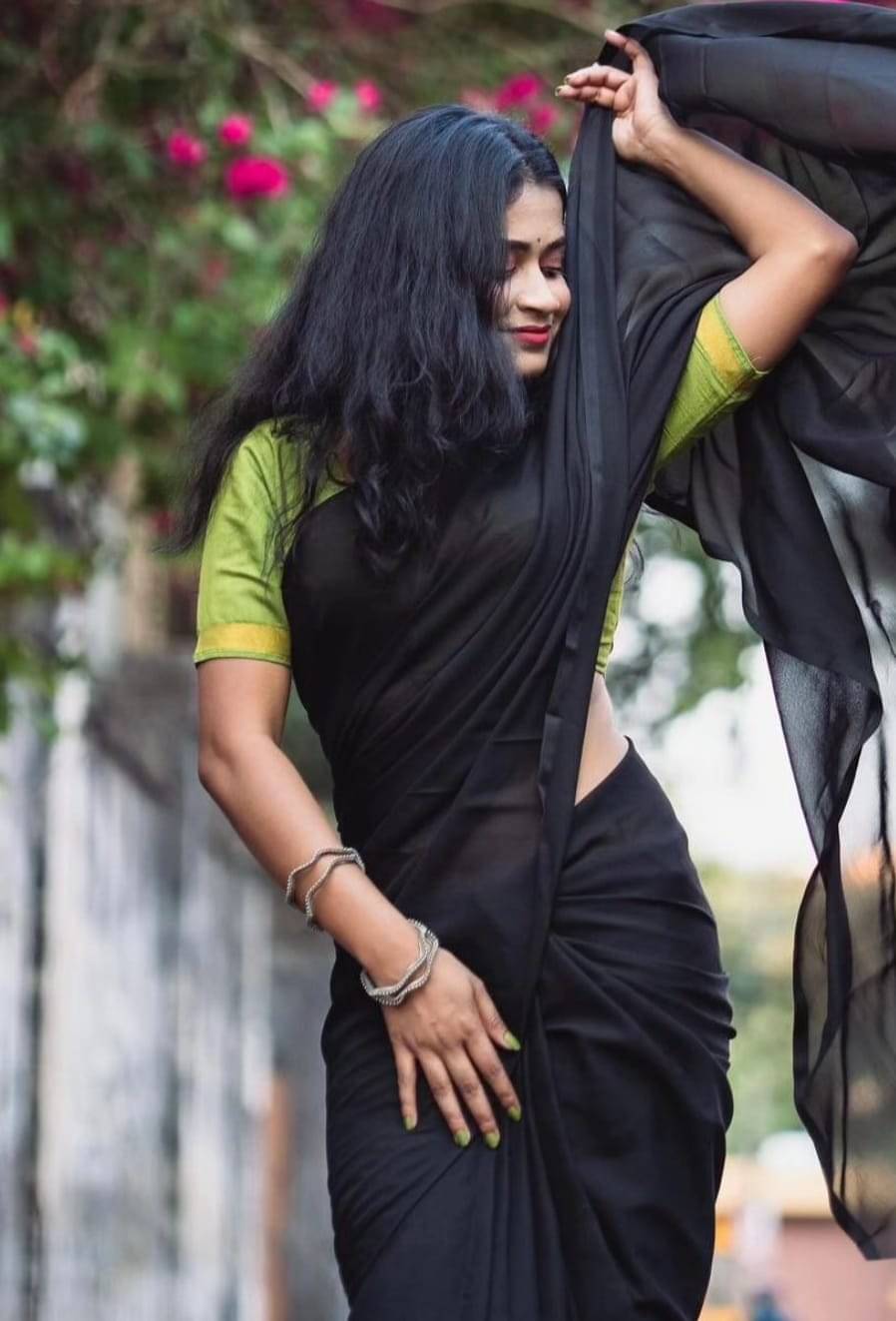     			Kashvi Sarees Georgette Dyed Saree With Unstitched Blouse Piece ( Black )