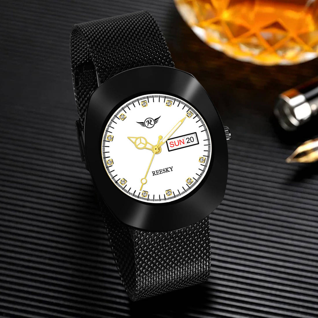     			REESKY Black Brass Analog Men's Watch