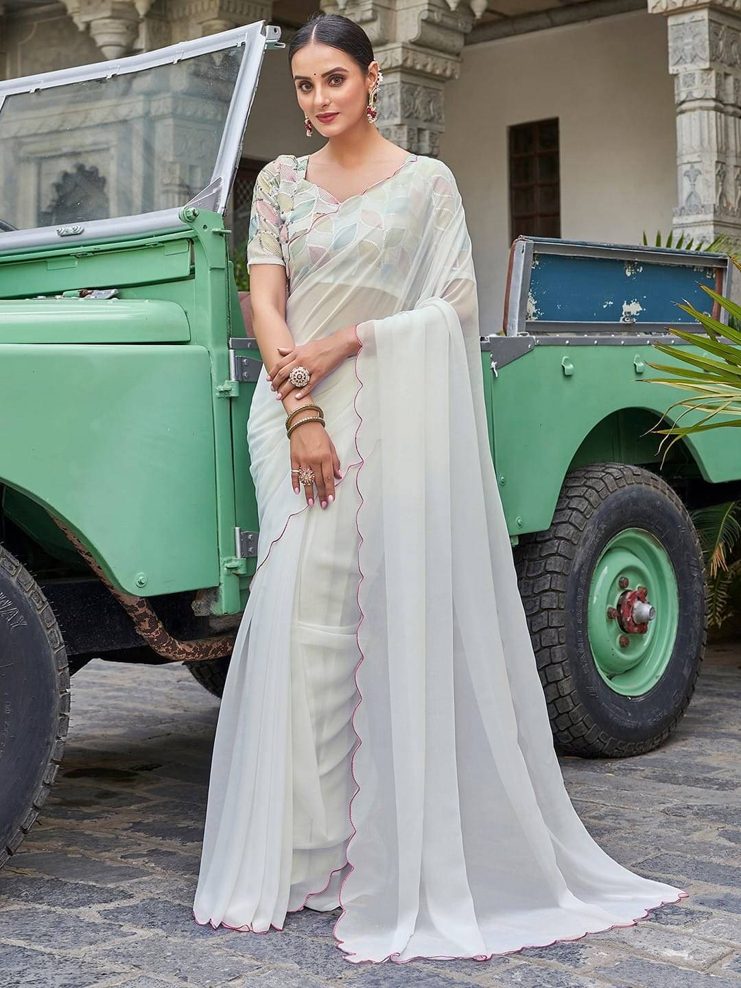     			mahalaxmi fab Georgette Dyed Saree With Unstitched Blouse Piece ( White )