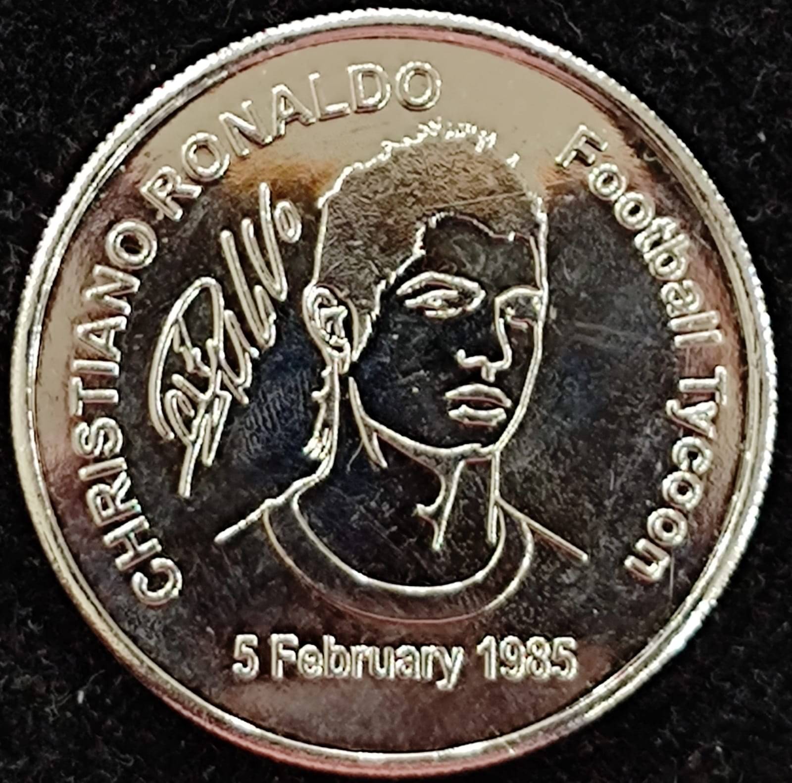     			100, AMERICA CHRISTIANO RONALDO SILVER PLATED BIG SIZE RARE COIN