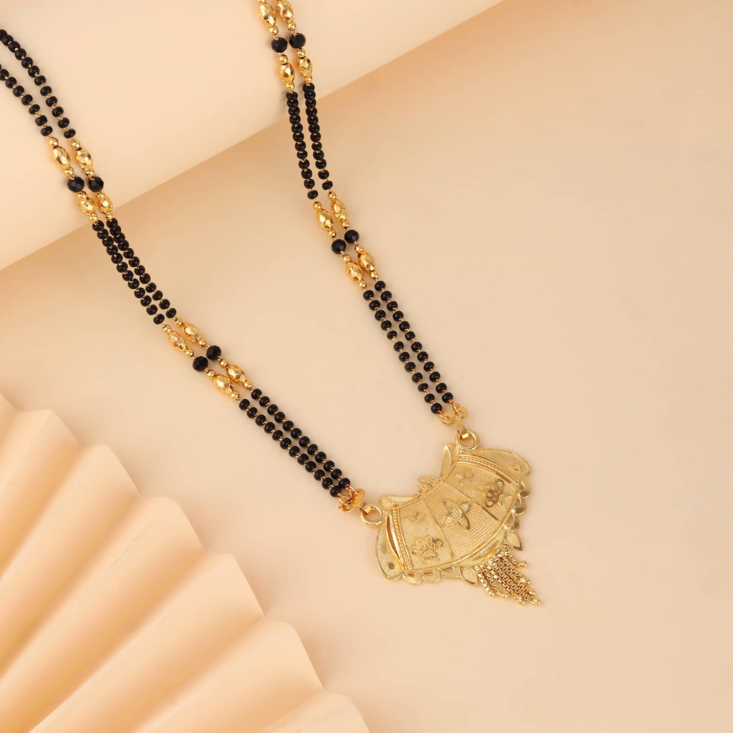     			Bhagya Lakshmi Golden Mangalsutra ( Pack of 1 )