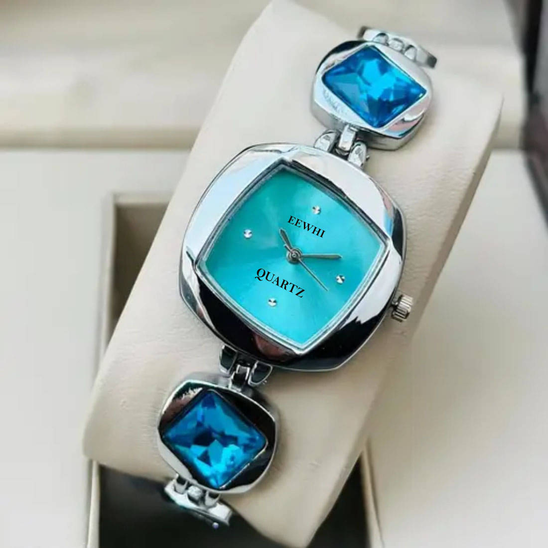     			EEWHI Silver Metal Analog Womens Watch