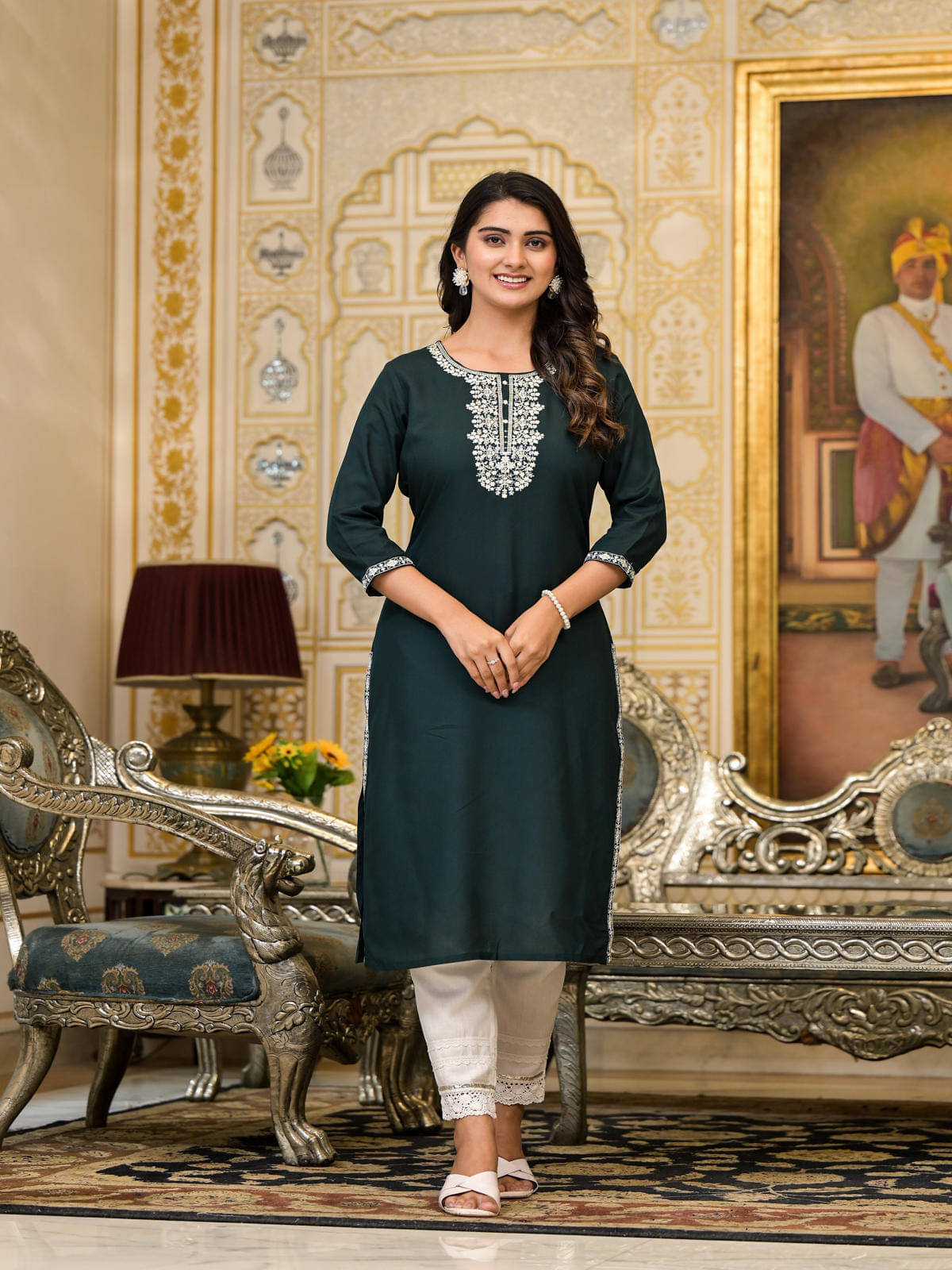    			Juniper Rayon Solid Straight Women's Kurti - Green ( Pack of 1 )