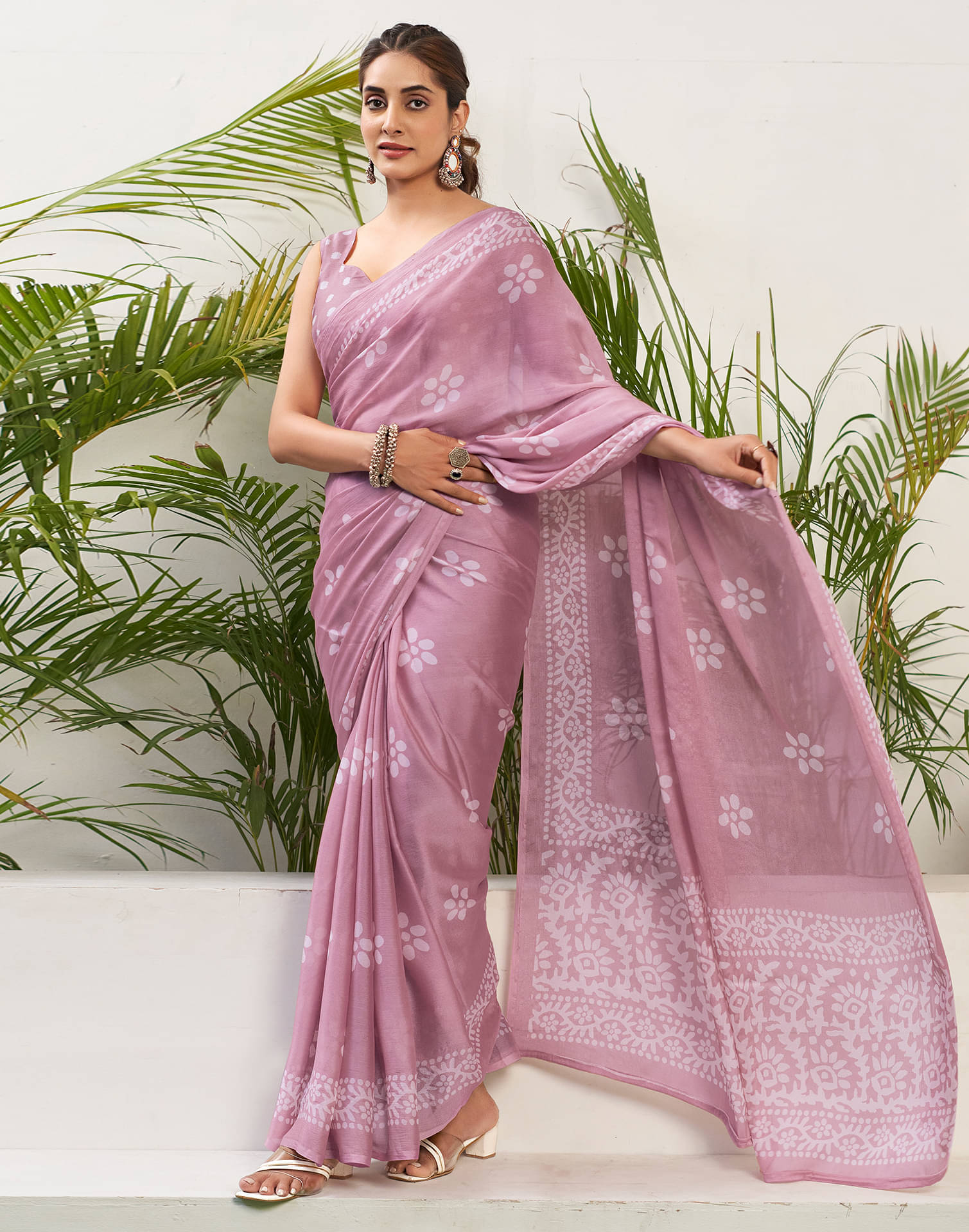 Samah Chiffon Printed Saree With Unstitched Blouse Piece ( Pink ) Samah Chiffon Printed Saree With Unstitched Blouse Piece ( Pink )