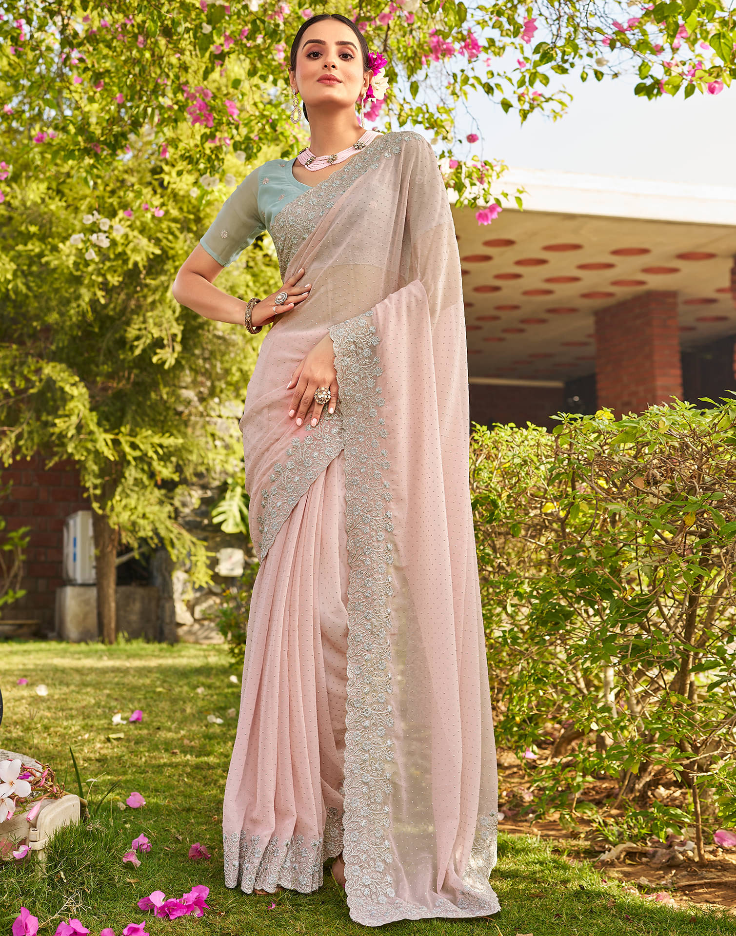     			Samah Georgette Embroidered Saree With Unstitched Blouse Piece ( Silver )