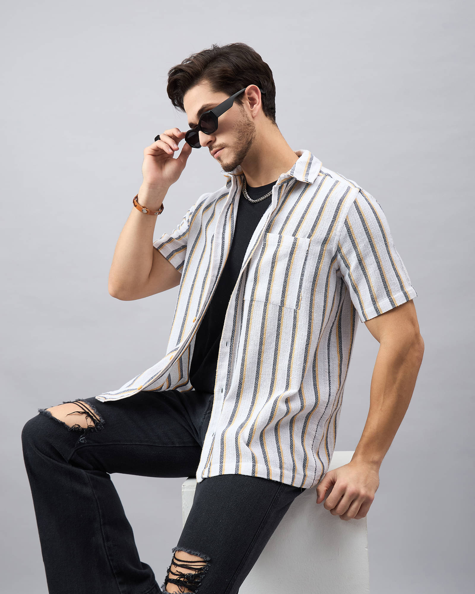 Chimpaaanzee Cotton Blend Regular Fit Striped Half Sleeves Men's Casual Shirt - White ( Pack of 1 ) Chimpaaanzee Cotton Blend Regular Fit Striped Half Sleeves Men's Casual Shirt - White ( Pack of 1 )