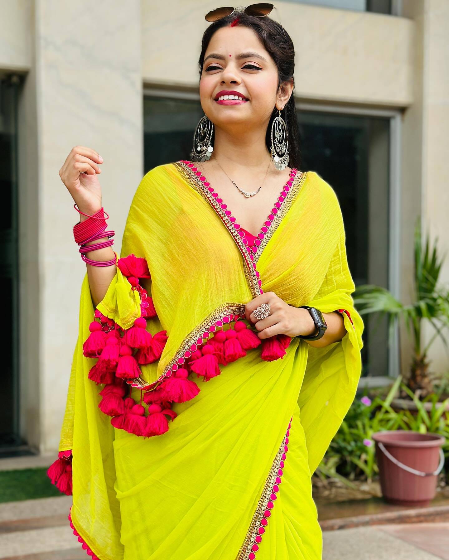     			JINAL & JINAL Georgette Solid Saree With Unstitched Blouse Piece ( Lime Green )