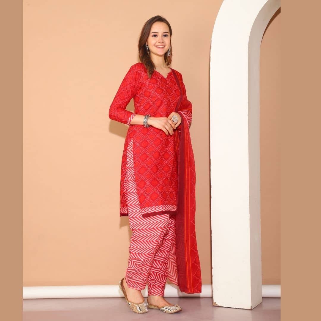 wonder weave Women Cotton Blend Printed Straight Kurti With Patiala Salwar ( Maroon )