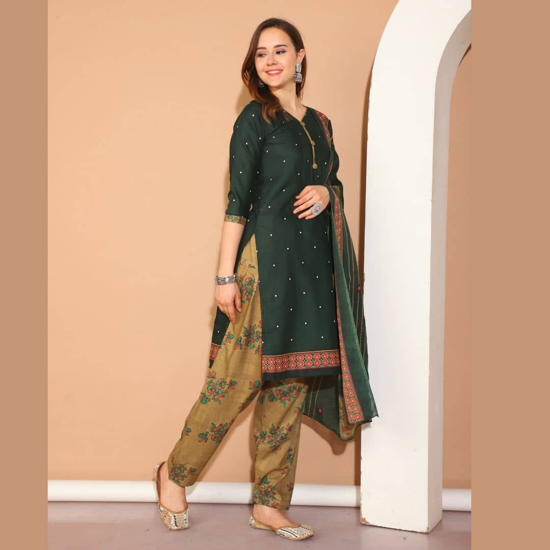 wonder weave Women Cotton Blend Printed Straight Kurti With Patiala Salwar ( Green )