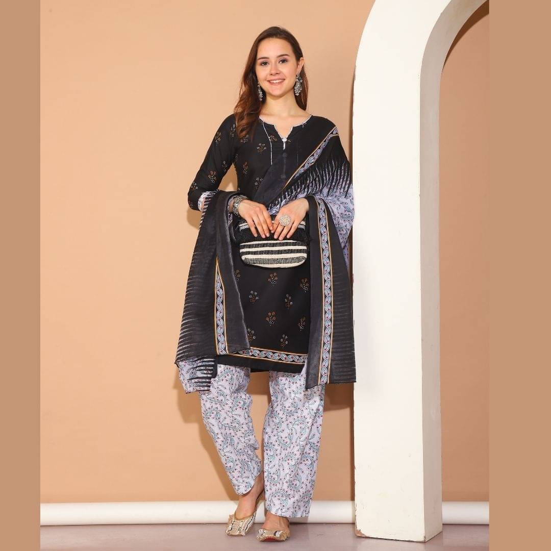 wonder weave Women Cotton Blend Printed Straight Kurti With Patiala Salwar ( Black ) wonder weave Women Cotton Blend Printed Straight Kurti With Patiala Salwar ( Black )