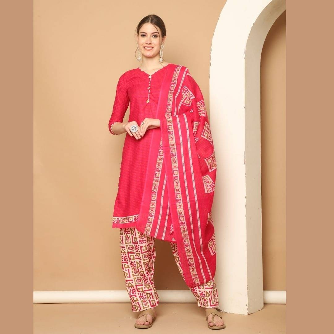     			wonder weave Women Cotton Blend Printed Straight Kurti With Patiala Salwar ( Pink )