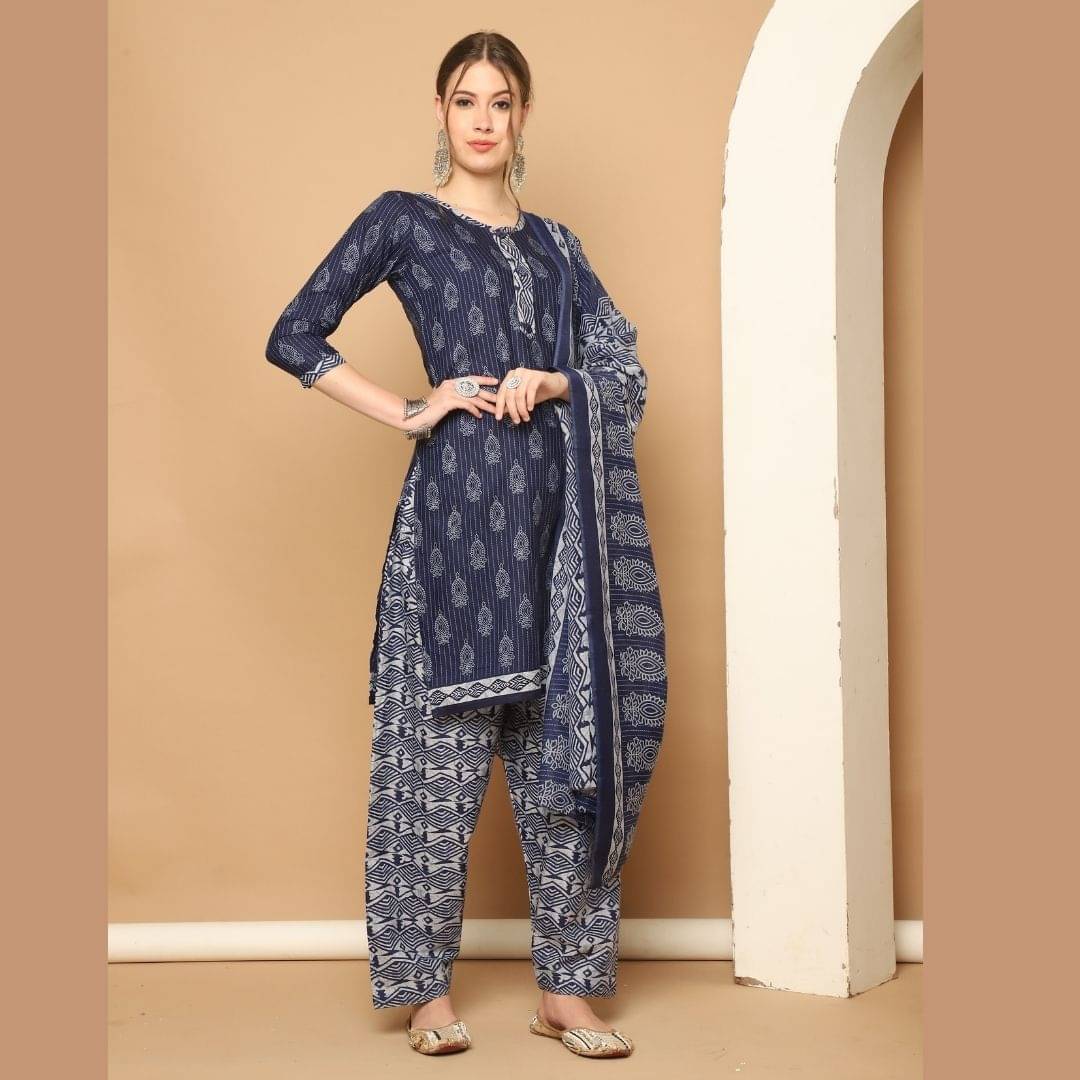 wonder weave Women Cotton Blend Printed Straight Kurti With Patiala Salwar ( Navy )     			wonder weave Women Cotton Blend Printed Straight Kurti With Patiala Salwar ( Navy )