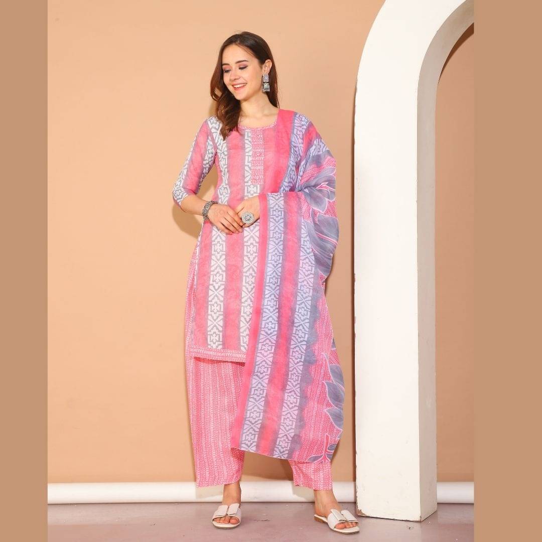     			wonder weave Women Cotton Blend Printed Straight Kurti With Patiala Salwar ( Peach )