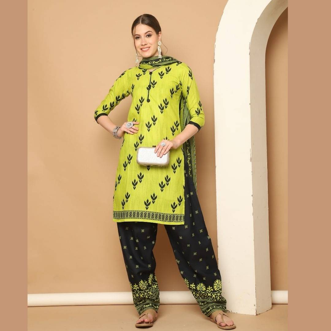     			wonder weave Women Cotton Blend Printed Straight Kurti With Patiala Salwar ( Yellow )