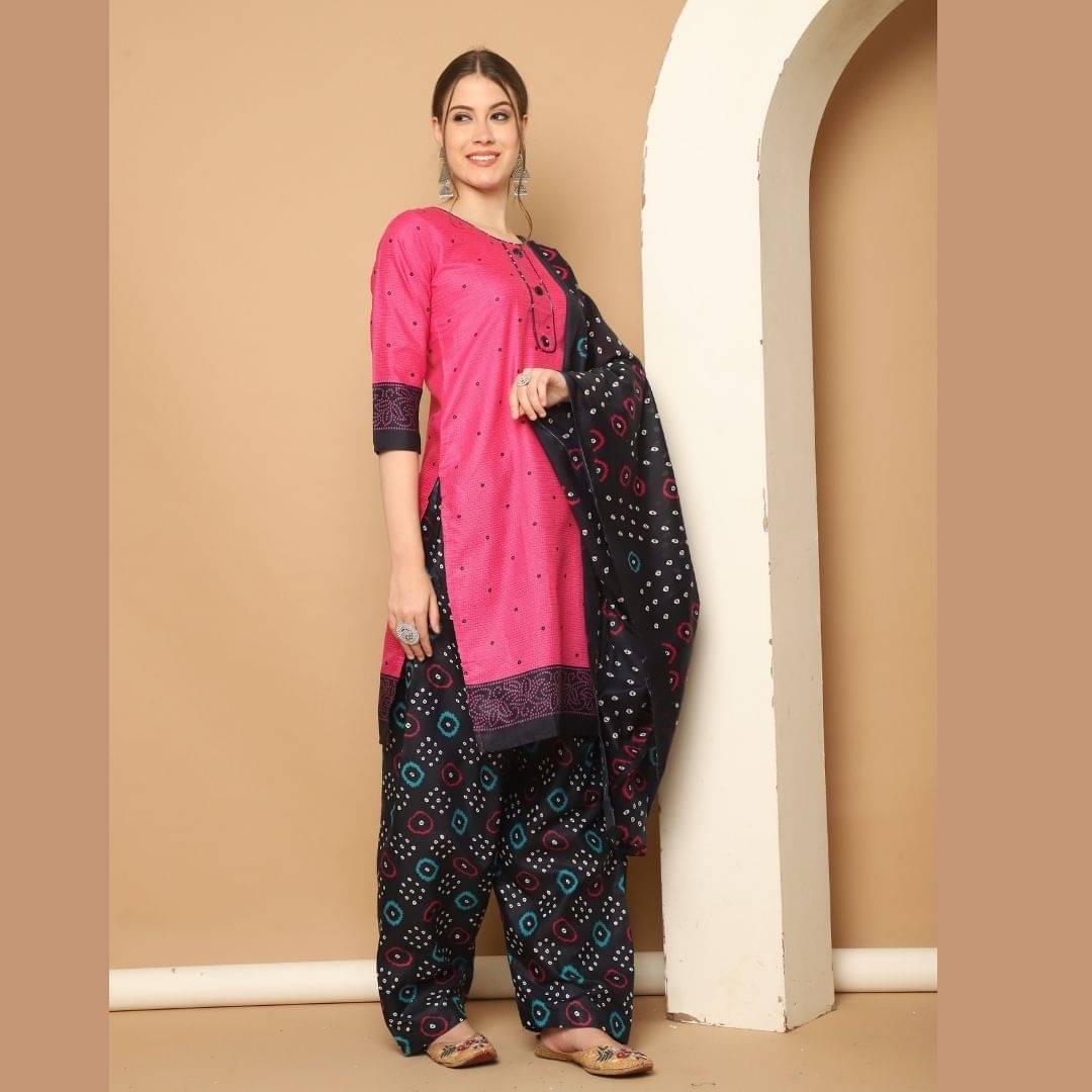     			wonder weave Women Cotton Blend Printed Straight Kurti With Patiala Salwar ( Pink )