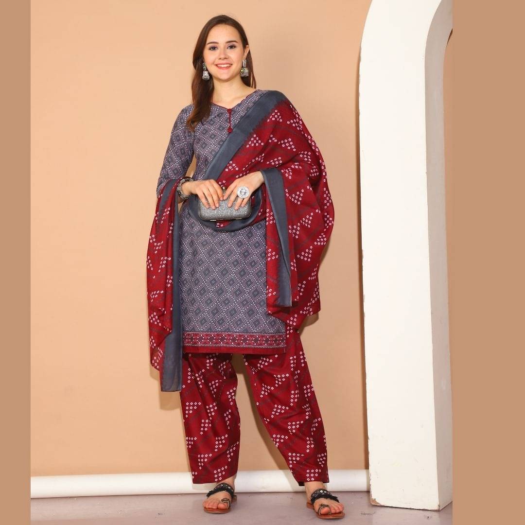     			wonder weave Women Cotton Blend Printed Straight Kurti With Patiala Salwar ( Grey )