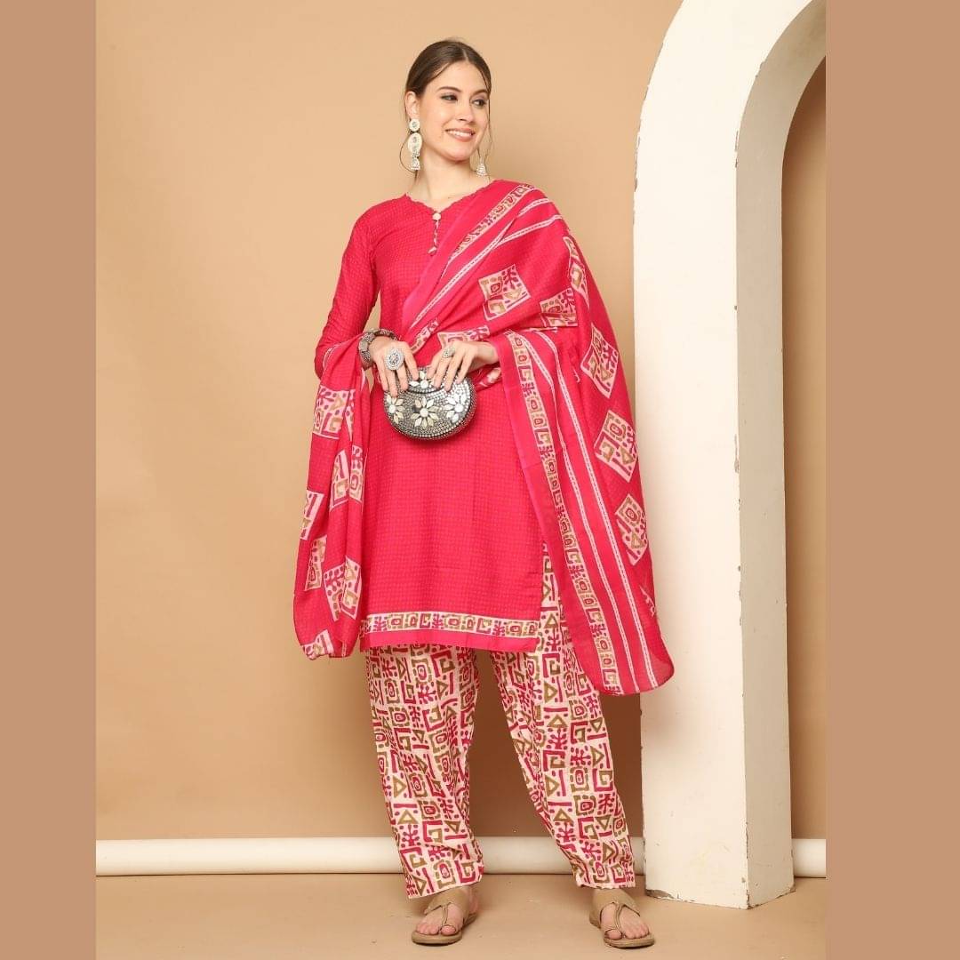     			wonder weave Women Cotton Blend Printed Straight Kurti With Patiala Salwar ( Pink )