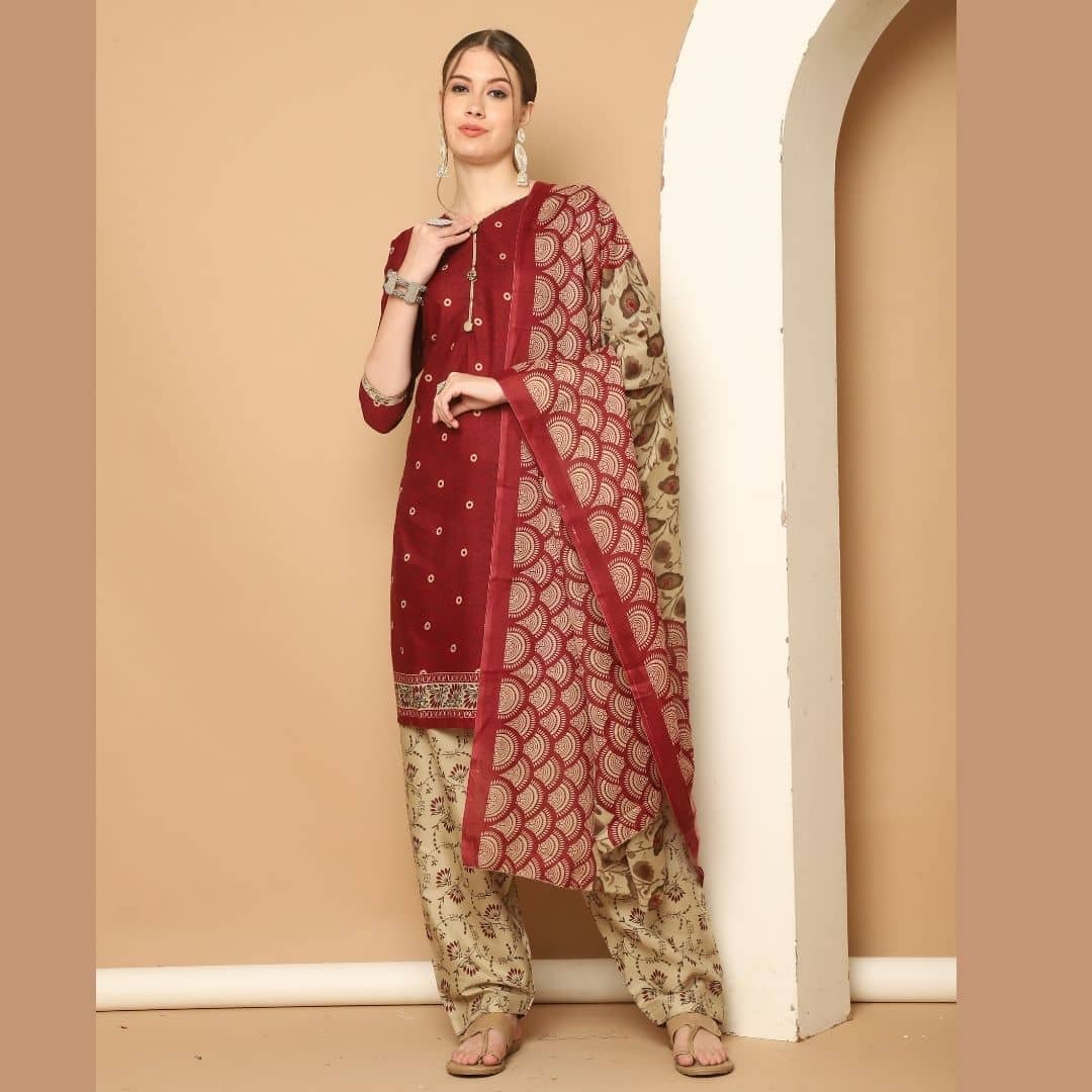 wonder weave Women Cotton Blend Printed Straight Kurti With Patiala Salwar ( Maroon )