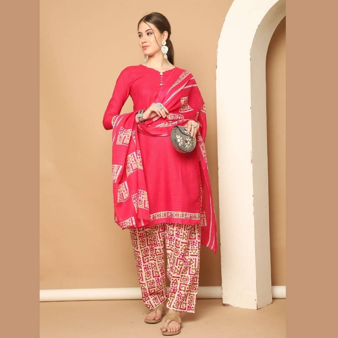     			wonder weave Women Cotton Blend Printed Straight Kurti With Patiala Salwar ( Pink )