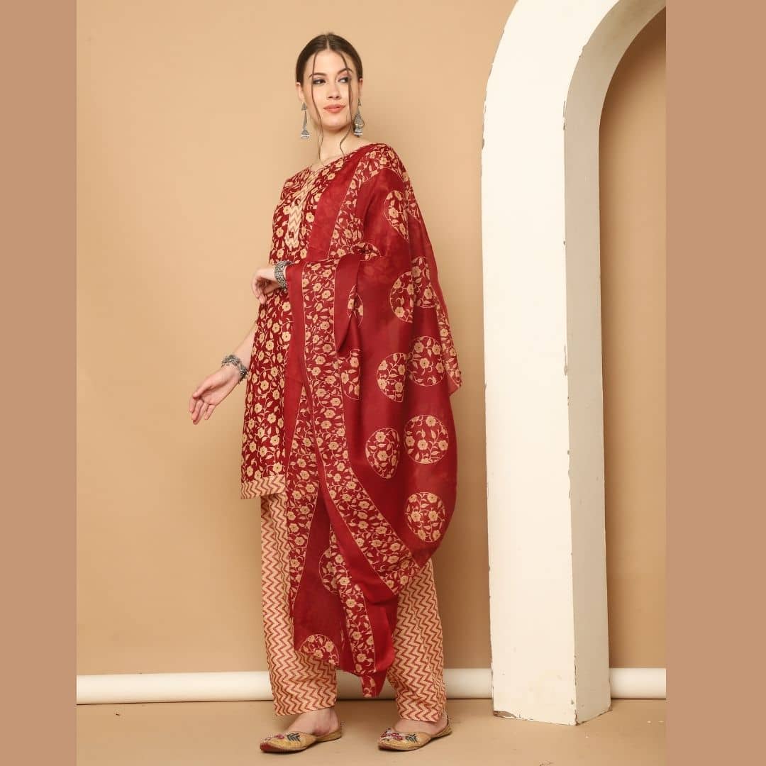 wonder weave Women Cotton Blend Printed Straight Kurti With Patiala Salwar ( Maroon )