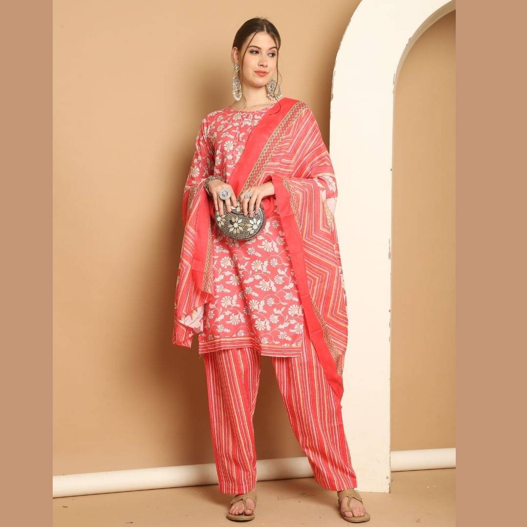wonder weave Women Cotton Blend Printed Straight Kurti With Patiala Salwar ( Peach )     			wonder weave Women Cotton Blend Printed Straight Kurti With Patiala Salwar ( Peach )