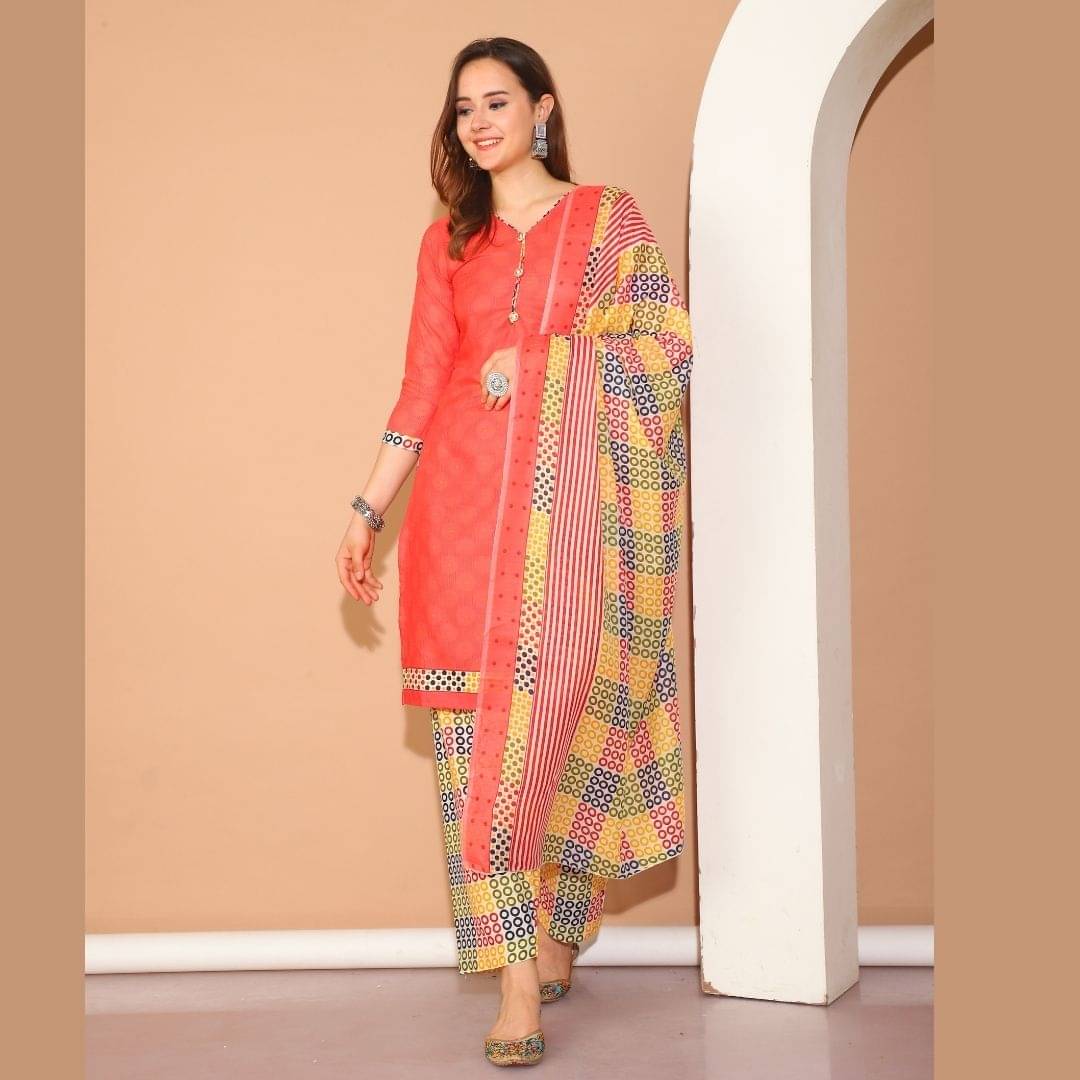     			wonder weave Women Cotton Blend Printed Straight Kurti With Patiala Salwar ( Peach )