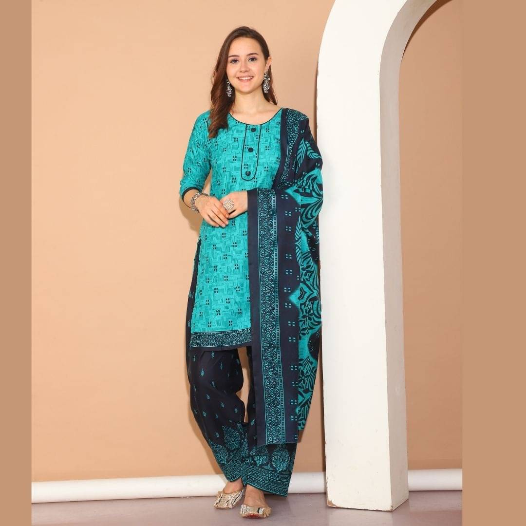     			wonder weave Women Cotton Blend Printed Straight Kurti With Patiala Salwar ( Green )