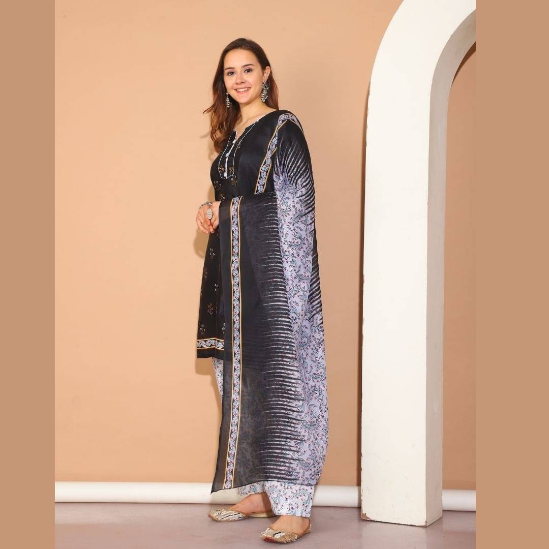     			wonder weave Women Cotton Blend Printed Straight Kurti With Patiala Salwar ( Black )