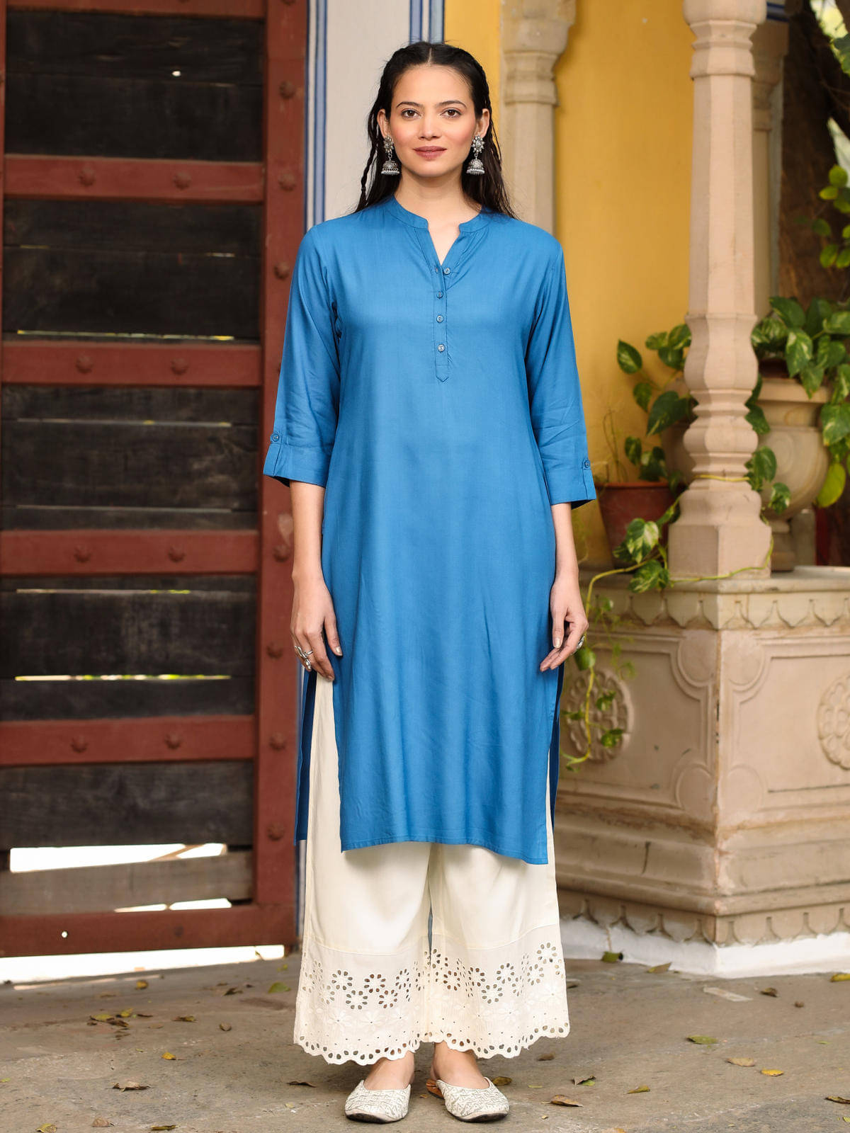     			Juniper Rayon Solid Straight Women's Kurti - Blue ( Pack of 1 )
