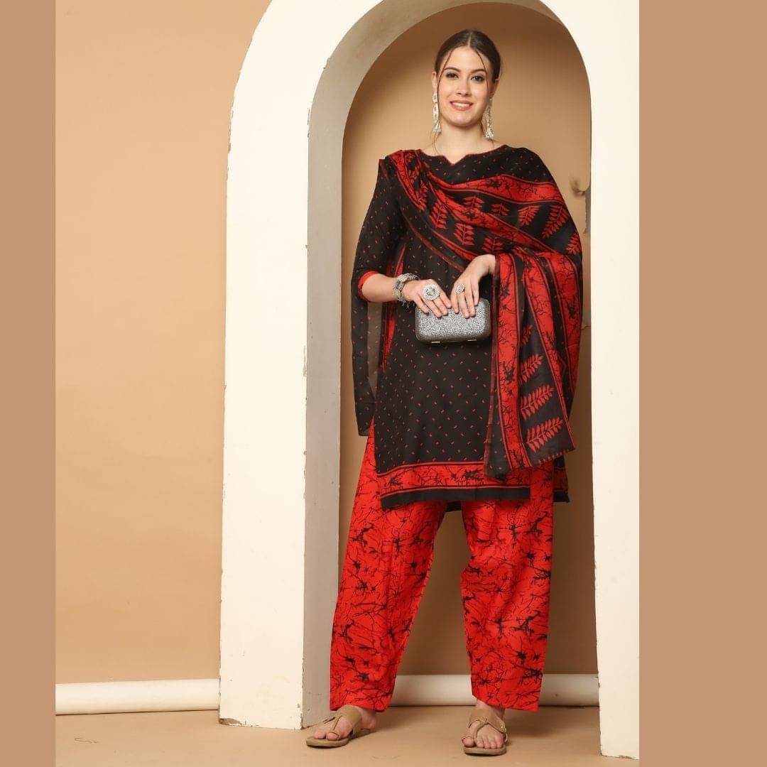 wonder weave Women Cotton Blend Printed Straight Kurti With Patiala Salwar ( Black ) wonder weave Women Cotton Blend Printed Straight Kurti With Patiala Salwar ( Black )