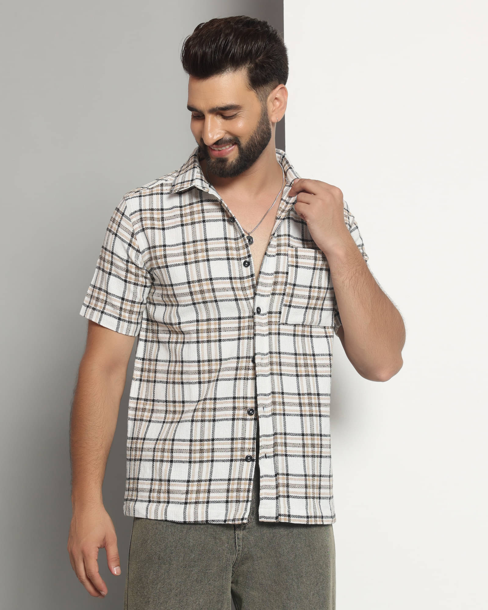     			Chimpaaanzee Cotton Blend Regular Fit Checks Half Sleeves Men's Casual Shirt - White ( Pack of 1 )