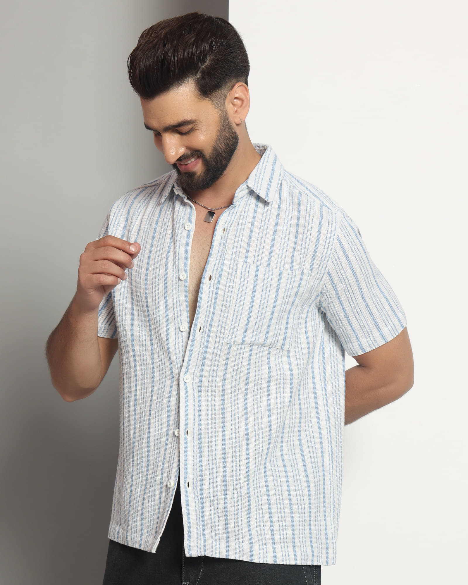 Chimpaaanzee Cotton Blend Regular Fit Striped Half Sleeves Men's Casual Shirt - White ( Pack of 1 ) Chimpaaanzee Cotton Blend Regular Fit Striped Half Sleeves Men's Casual Shirt - White ( Pack of 1 )