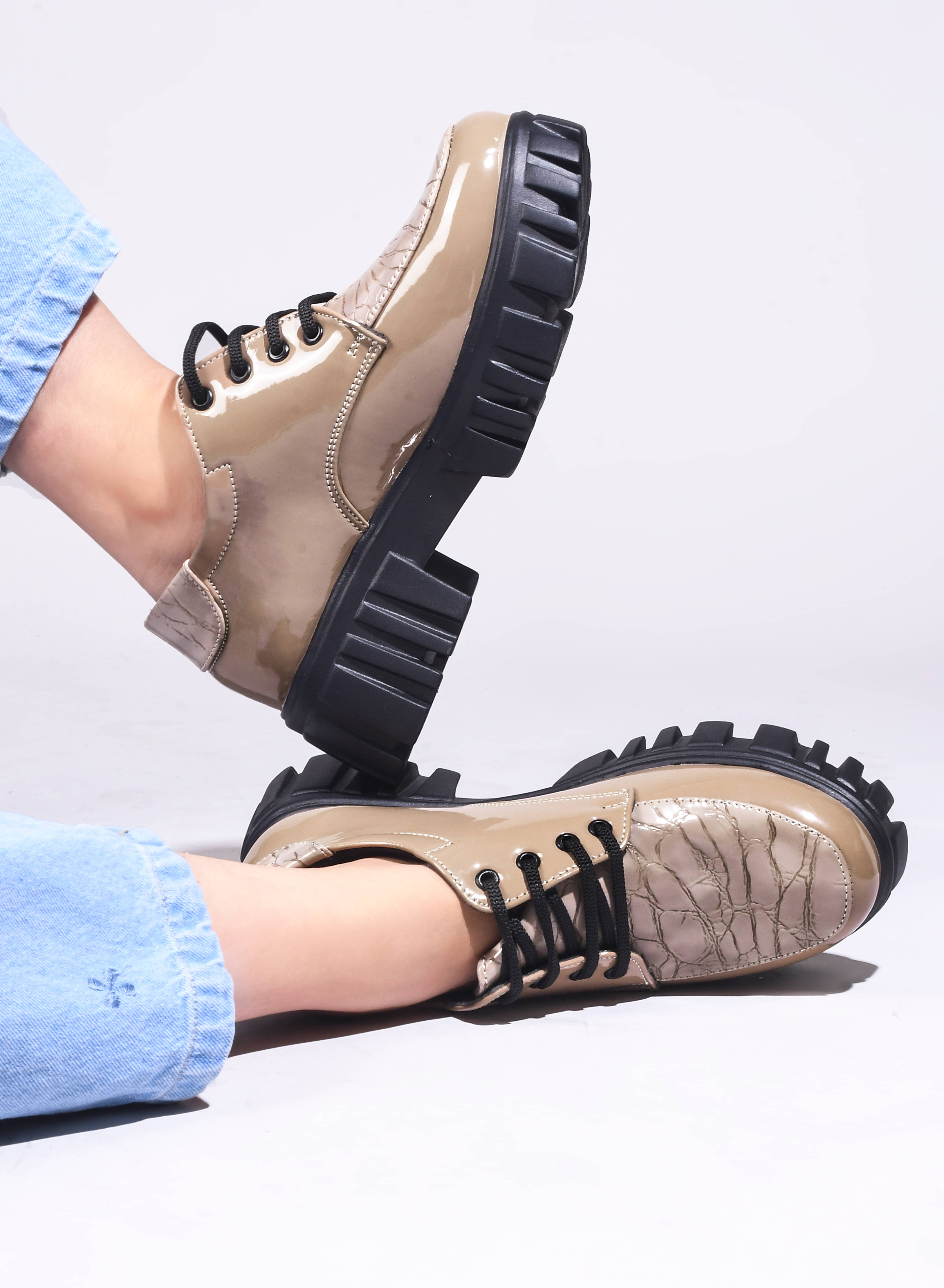     			JM Looks Beige Women's Sneakers